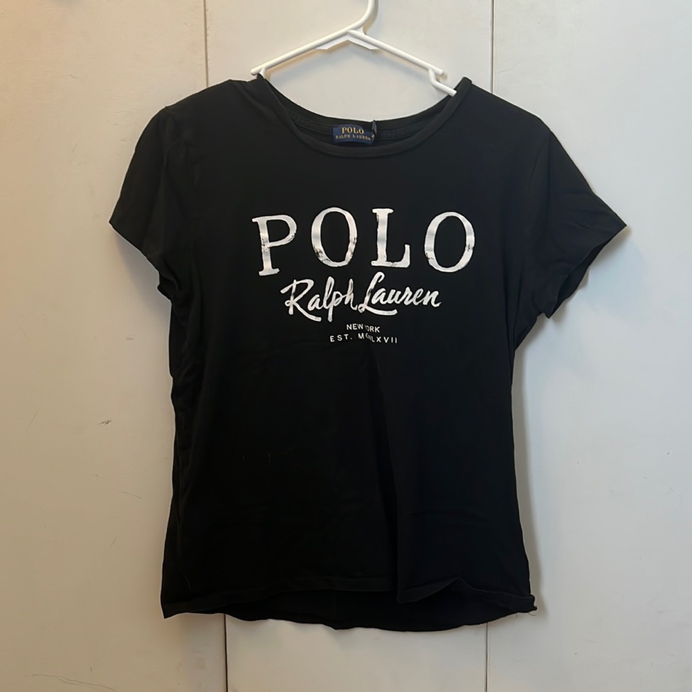 Short sleeve black tee